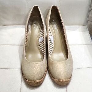 Merona wedges, EUC🎉, gold and glittery, size 9